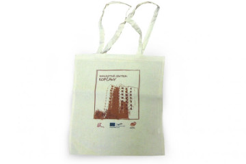 Sítotisk logo Komunitní centrum Kopčany na tašku Sitotisk logo Komunitni centrum Kopcany na tasku