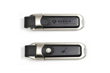 Gravirovanie laserom logo Axa na na USB kluc