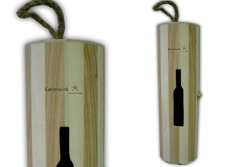 Gravirovanie laserom logo Coremark  na obal vina