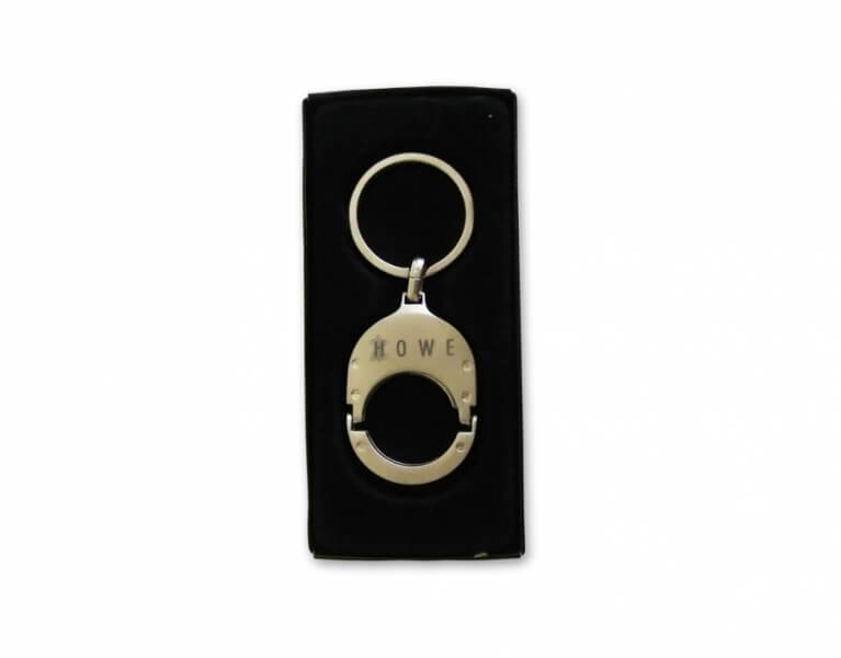 Gravirovanie laserom logo Howe na klucenku