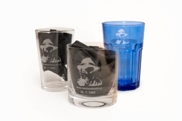 Gravirovanie laserom logo Martin Minarik na pohar