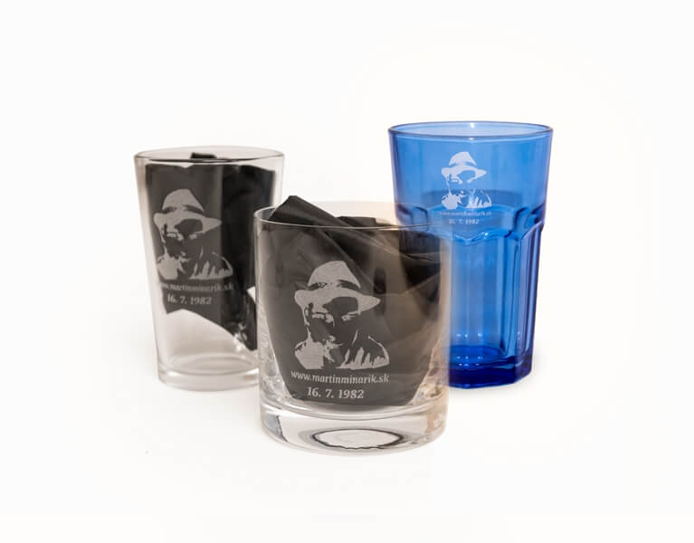 Gravirovanie laserom logo Martin Minarik na pohar