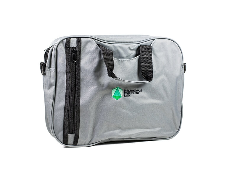 Vysivka logo International investment bank na  tasku na dokumenty