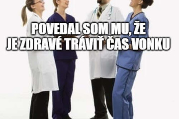 Jak se díky reklamním předmětem chránit proti úpalu? Pomocí čepic, klobouků, nápojů s potiskem, slunečníků, ale i malých ventilátorů. Meme - Úpal