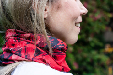 Šatka s potlačou na ruke logo