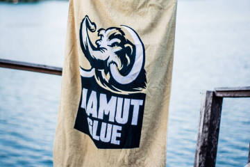 Uterák Den Braven logo