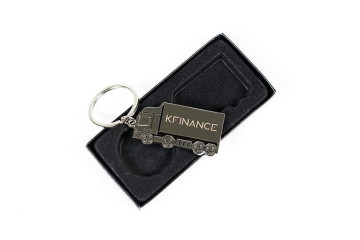 Gravírovanie laserom logo Kfinance na kľúčenku