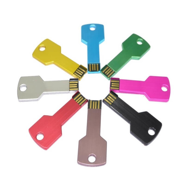 Kovový USB flash disk ve tvaru klíče v mnoha barevných variantách