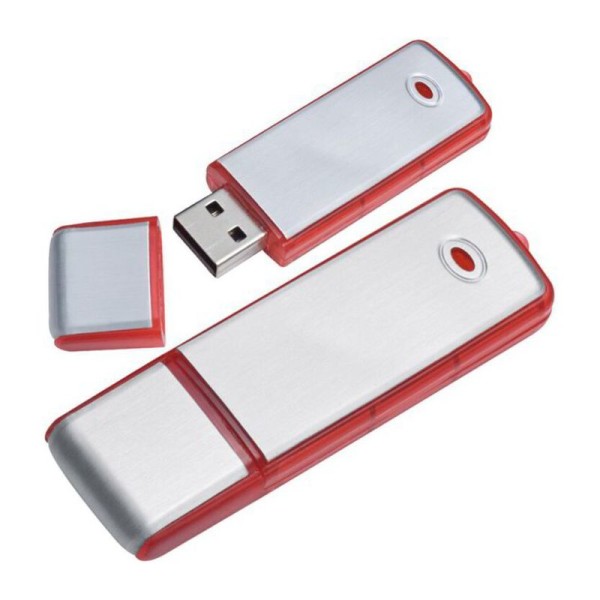 USB klíče v různých barvách a velikostech