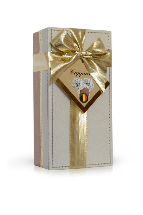 Truffle mléčné s hoblinkami z bílé čokolády (bílý leather box s mašlí) 250 g