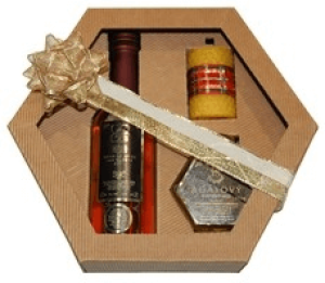 Sušené brusinky v medu, medovina a svíčka v šestiúhelníkovém kartonu - Reklamnepredmety