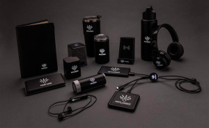 8.000 mAh bezdrátová powerbanka se svíticím logem