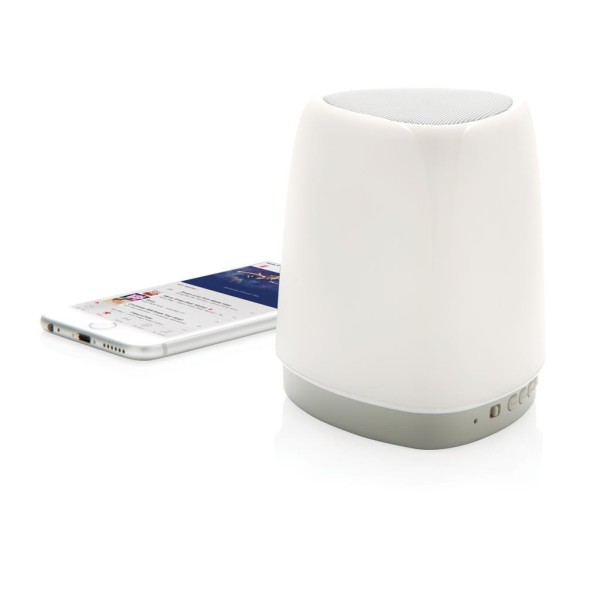 Colour changing speaker light