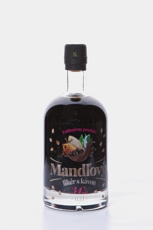 Mandlový likér s kávou 34%, 500 ml — transparentná